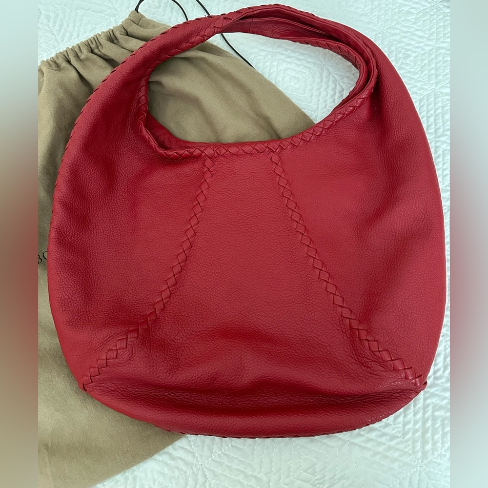 BOTTEGA VENETA
Fever Red Cervo Leather Hobo Bag